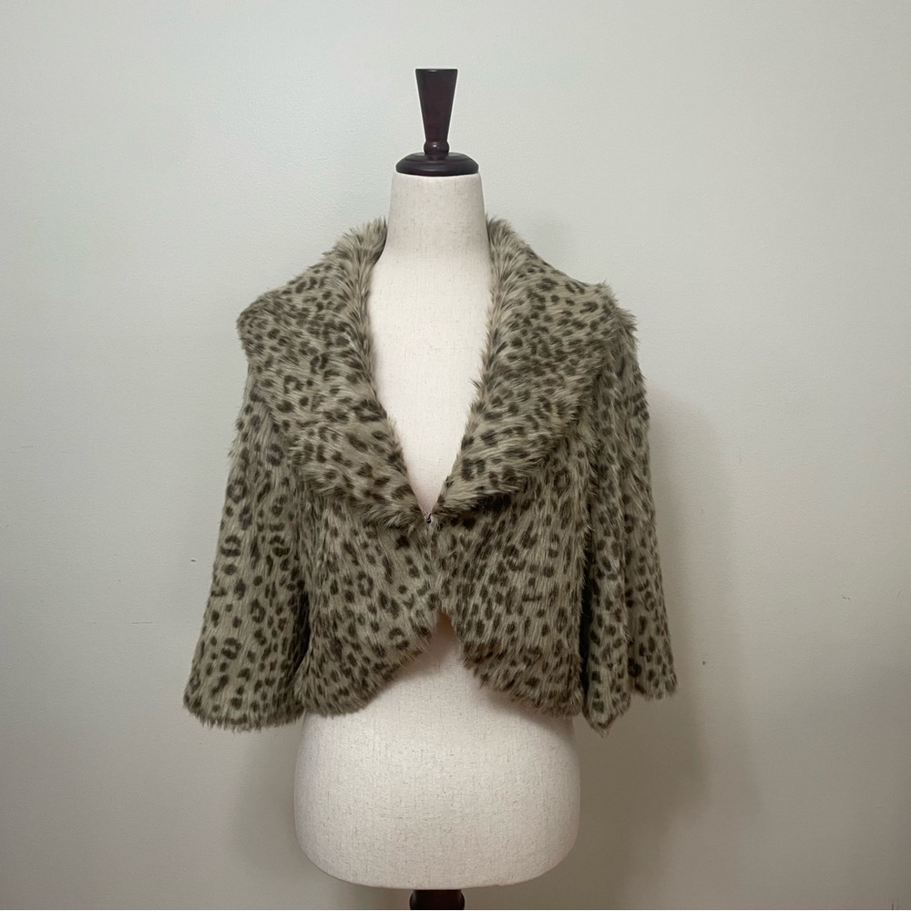 Small faux fur shoulder covering